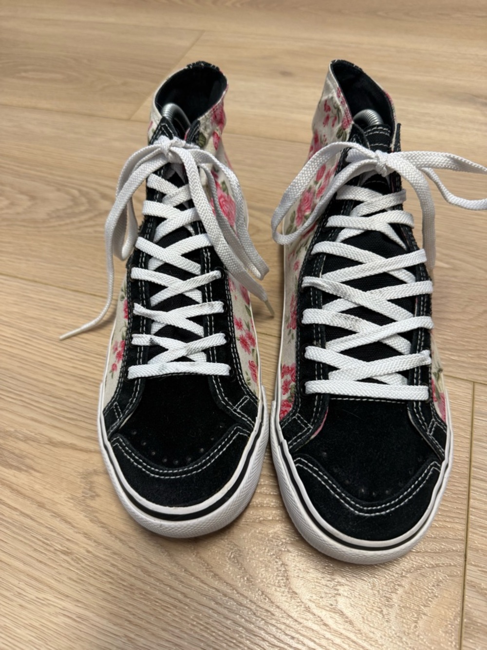 Draven Floral Skull High-Top Lace-Up Sneakers Woman’s Size 10 - Picture 4 of 10
